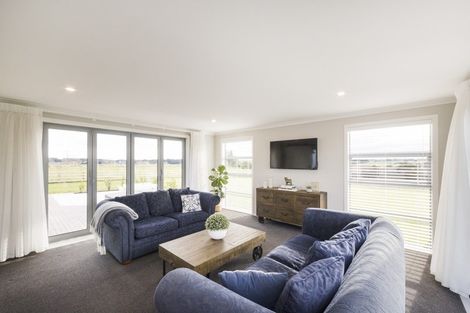 Photo of property in 23 Managhs Road, Halcombe, Feilding, 4775