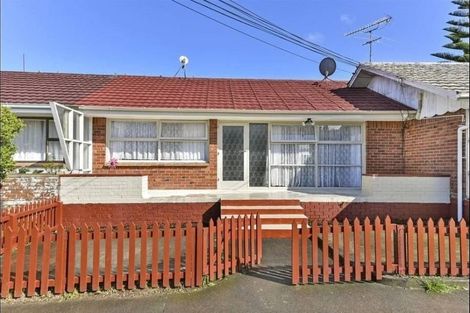 Photo of property in 2/7 Hill Road, Papatoetoe, Auckland, 2025