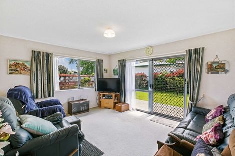 Photo of property in 6 Barbara Grove, Papamoa Beach, Papamoa, 3118