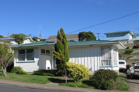 Photo of property in 104 Beazley Avenue, Paparangi, Wellington, 6037