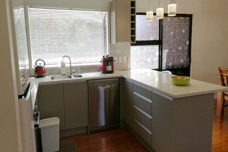 Photo of property in 2/12 Merriefield Avenue, Forrest Hill, Auckland, 0620