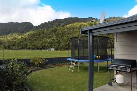 Photo of property in 11 Baillie Place, Cobden, Greymouth, 7802