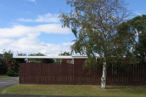 Photo of property in 17 Rosewarne Crescent, Glendene, Auckland, 0602