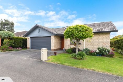 Photo of property in Waimanu Bay Village, 13/1 Piriti Drive, Te Atatu Peninsula, Auckland, 0610