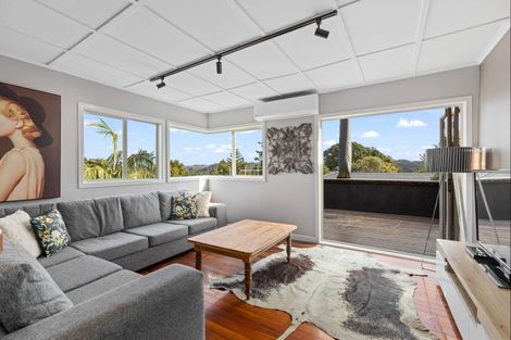 Photo of property in 220 Wade River Road, Wade Heads, Whangaparaoa, 0932