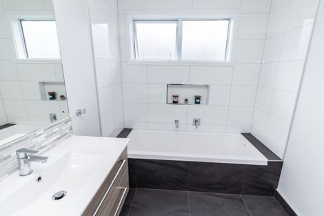 Photo of property in 92 Silverstream Road, Crofton Downs, Wellington, 6035