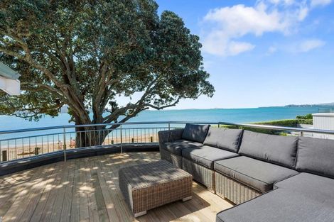 Photo of property in 30 Oxford Terrace, Coromandel, 3506