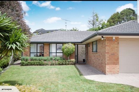 Photo of property in 12 Greenleaf Way, Northcross, Auckland, 0630