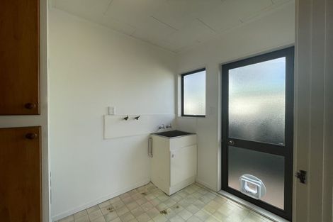 Photo of property in 1/94 Roberts Road, Te Atatu South, Auckland, 0610