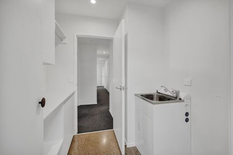 Photo of property in 5 Aheahea Way, Hurworth, New Plymouth, 4310