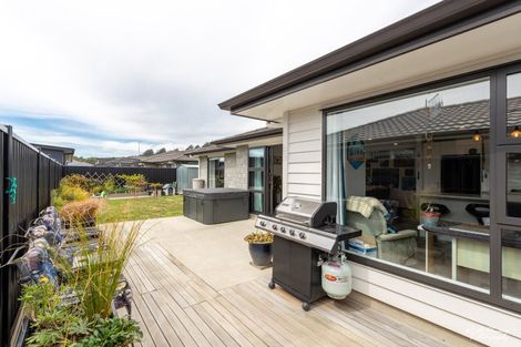 Photo of property in 44 Buddle Road, Wallaceville, Upper Hutt, 5018