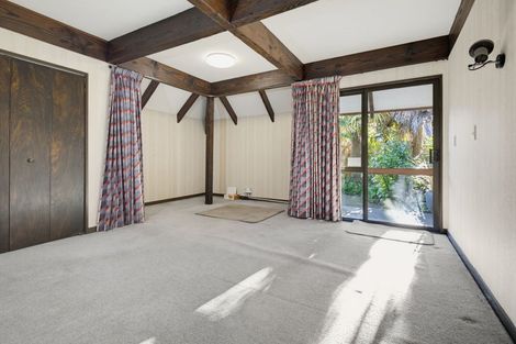 Photo of property in 17 Aquarius Drive, Kawaha Point, Rotorua, 3010