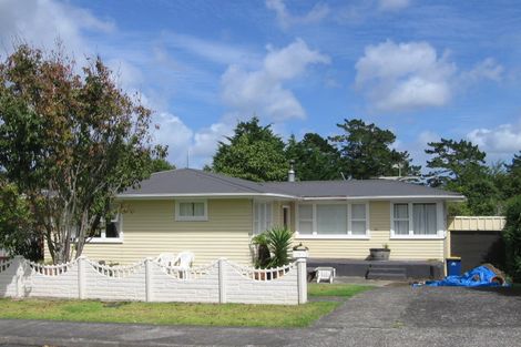Photo of property in 40 Paragon Avenue, Beach Haven, Auckland, 0626