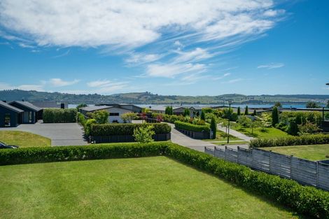 Photo of property in 20 Pukenamu Road, Rainbow Point, Taupo, 3330