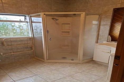 Photo of property in 84a Marine Parade, Mellons Bay, Auckland, 2014