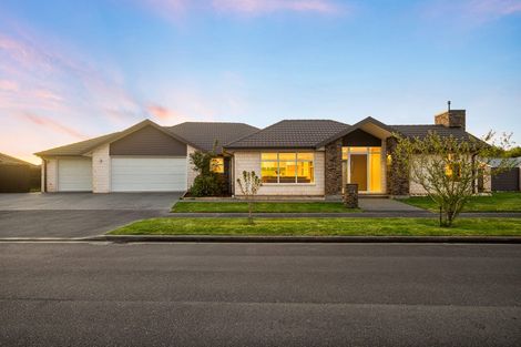 Photo of property in 30 Davaar Crescent, Broomfield, Christchurch, 8042