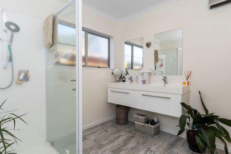 Photo of property in 13a Warrington Street, Matua, Tauranga, 3110