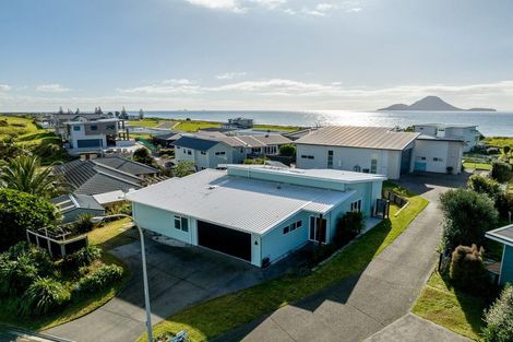 Photo of property in 32a Ohuirehe Road, Coastlands, Whakatane, 3120
