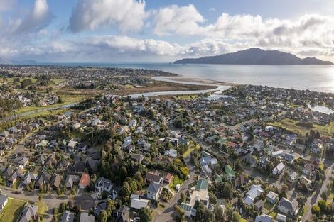 Photo of property in 29 Leanne Way, Waikanae Beach, Waikanae, 5036