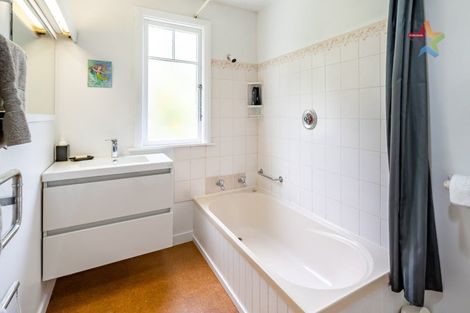 Photo of property in 2 Puriri Street, Eastbourne, Lower Hutt, 5013