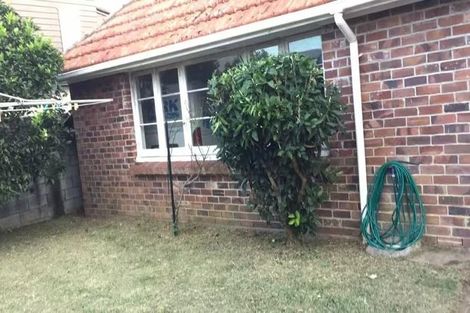 Photo of property in 7 Otahuri Crescent, Greenlane, Auckland, 1051