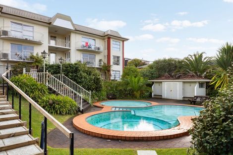 Photo of property in 12/10 Hunter Street, Hamilton Lake, Hamilton, 3204