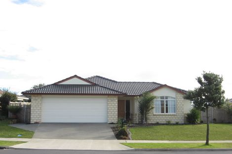 Photo of property in 200 Carnoustie Drive, Wattle Downs, Auckland, 2103
