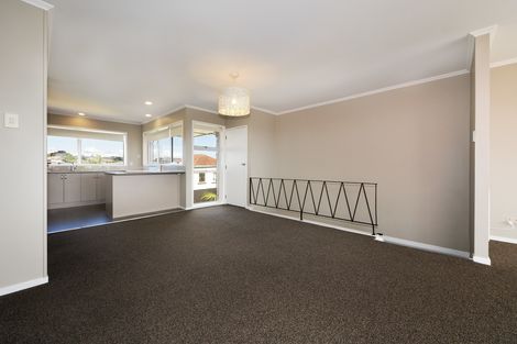 Photo of property in 5/60 West Coast Road, Glen Eden, Auckland, 0602