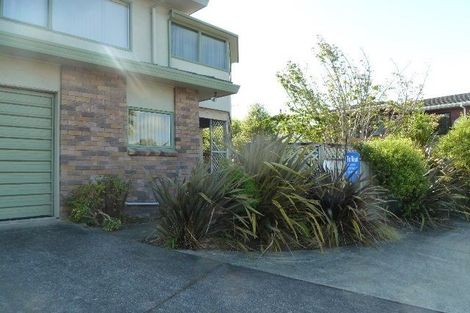 Photo of property in 72 Caribbean Drive, Unsworth Heights, Auckland, 0632