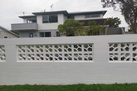Photo of property in 1/11 Park Avenue, Northcote, Auckland, 0626