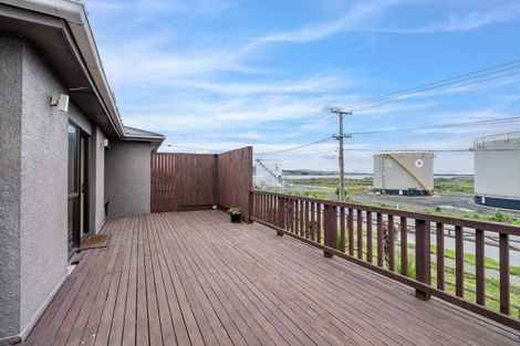 Photo of property in 44 Ocean Beach Road, Bluff, 9814