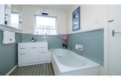 Photo of property in 1 Kennedy Crescent, Waimate, 7924