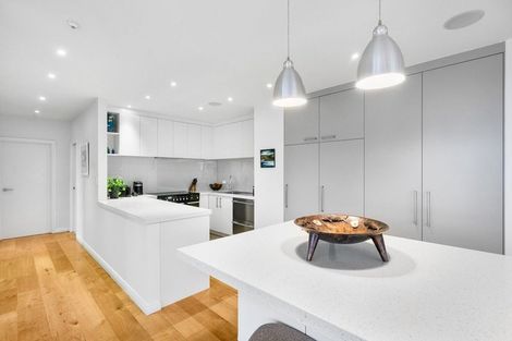 Photo of property in 9d/2 Saint Martins Lane, Grafton, Auckland, 1010