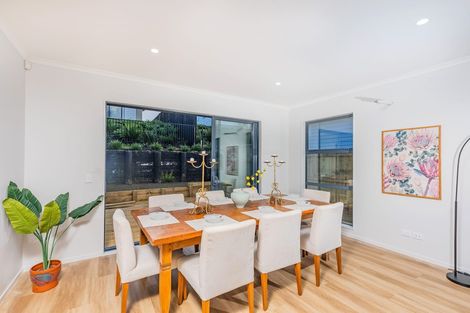 Photo of property in 1 Vintry Drive, Kumeu, 0810