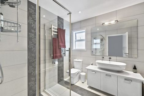 Photo of property in 37a Peter Terrace, Castor Bay, Auckland, 0620