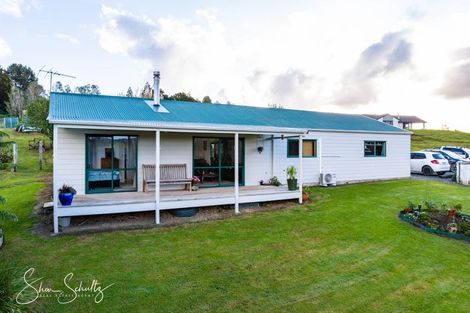 Photo of property in 105 Gorge Road, Maungaturoto, 0520