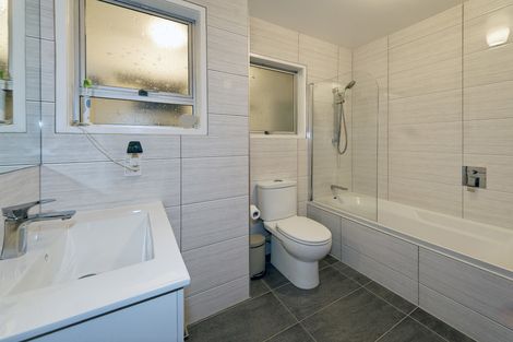 Photo of property in 5/60 West Coast Road, Glen Eden, Auckland, 0602