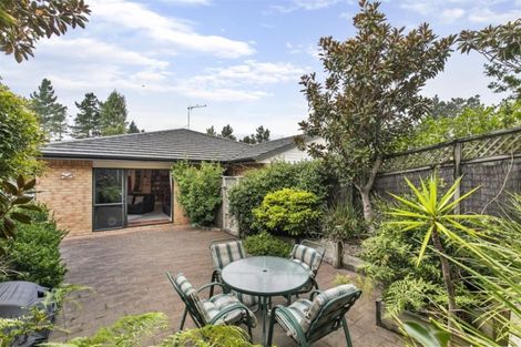 Photo of property in 16 Berkshire Terrace, Massey, Auckland, 0614