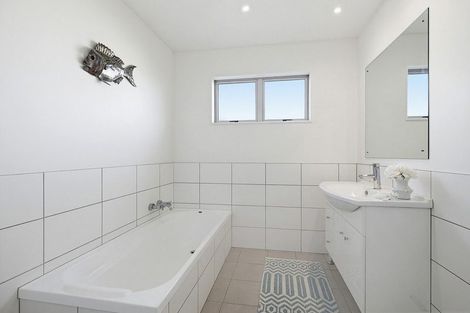 Photo of property in 22a Main Road, Titahi Bay, Porirua, 5022