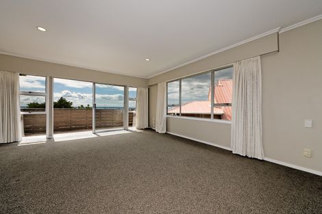 Photo of property in 5/60 West Coast Road, Glen Eden, Auckland, 0602