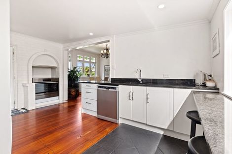 Photo of property in 18 David Street, Westown, New Plymouth, 4310