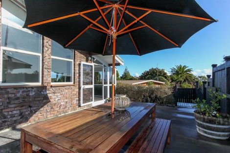 Photo of property in 22 Nevada Drive, Merrilands, New Plymouth, 4312