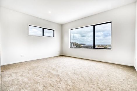 Photo of property in 4/5 Marsh Avenue, Forrest Hill, Auckland, 0620