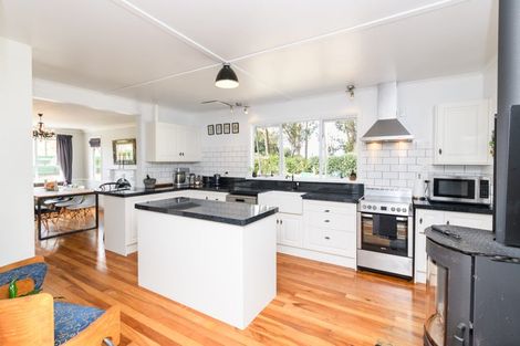 Photo of property in 1112 Rangiotu Road, Rangiotu, Palmerston North, 4477
