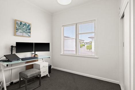 Photo of property in 47a Napier Road, Havelock North, 4130