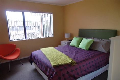 Photo of property in 7 Larsen Place, Merrilands, New Plymouth, 4312