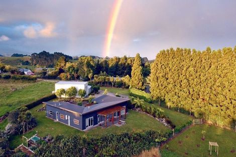 Photo of property in 225 Awai Road, Tarurutangi, New Plymouth, 4372