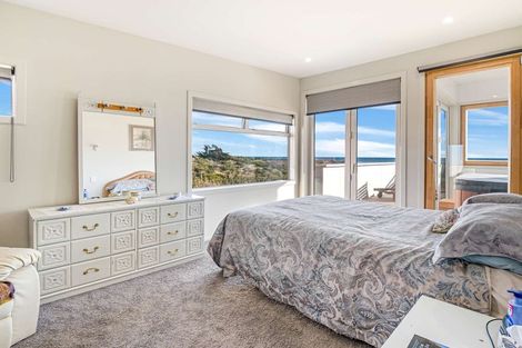 Photo of property in 5 Somerset Grove, Waitarere Beach, Levin, 5510