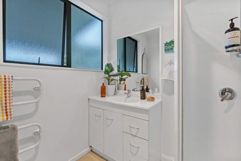 Photo of property in 211 Whitehills Road, Waitoki, Silverdale, 0994