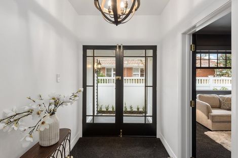 Photo of property in 36 Kahu Road, Fendalton, Christchurch, 8041